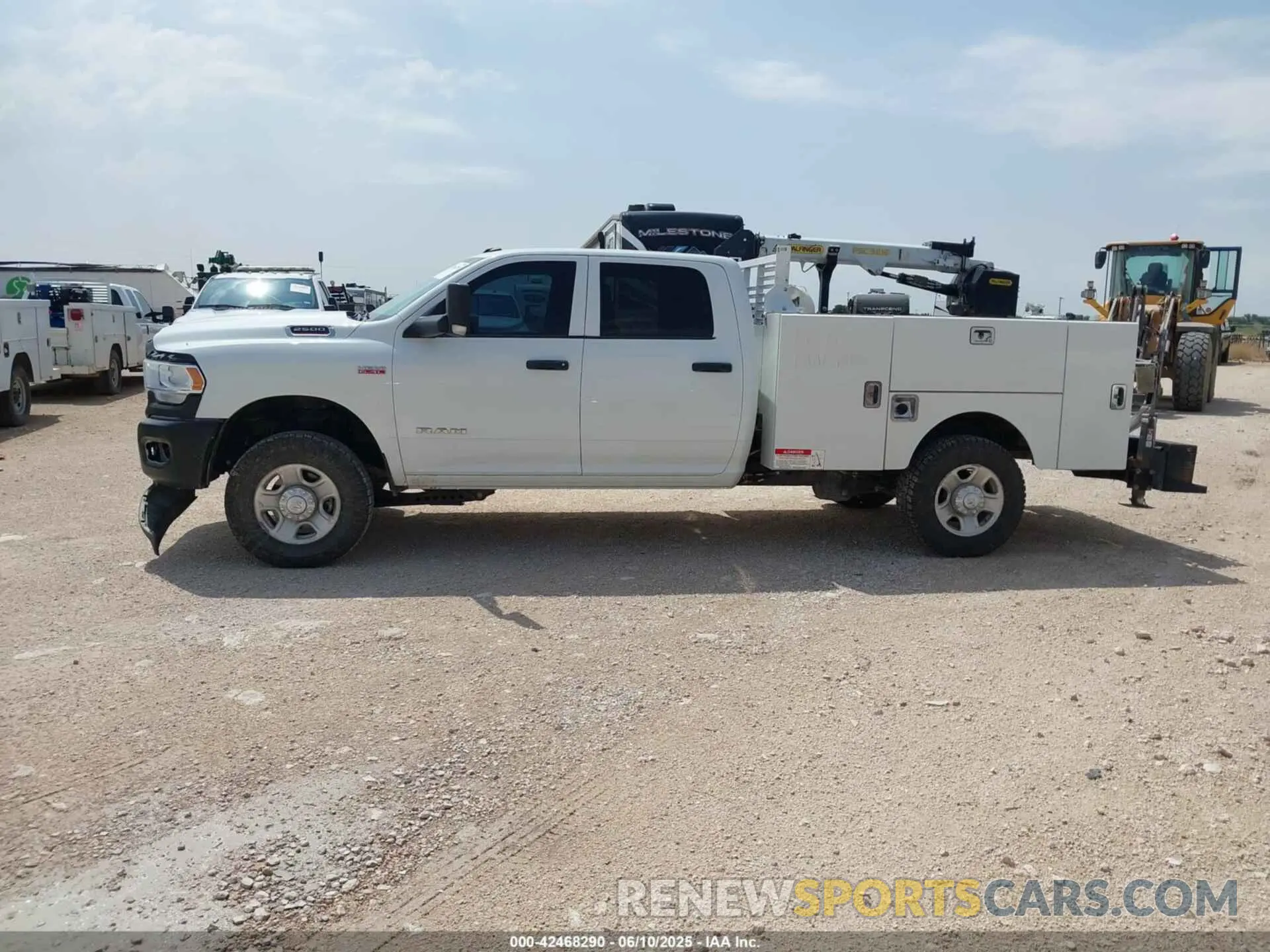 14 fotografías del automóvil dañado 3C6UR5HJ8NG366140 RAM 2500 2022