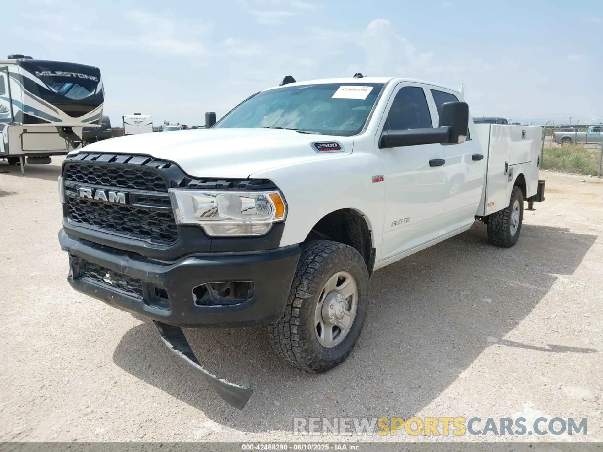 2 fotografías del automóvil dañado 3C6UR5HJ8NG366140 RAM 2500 2022