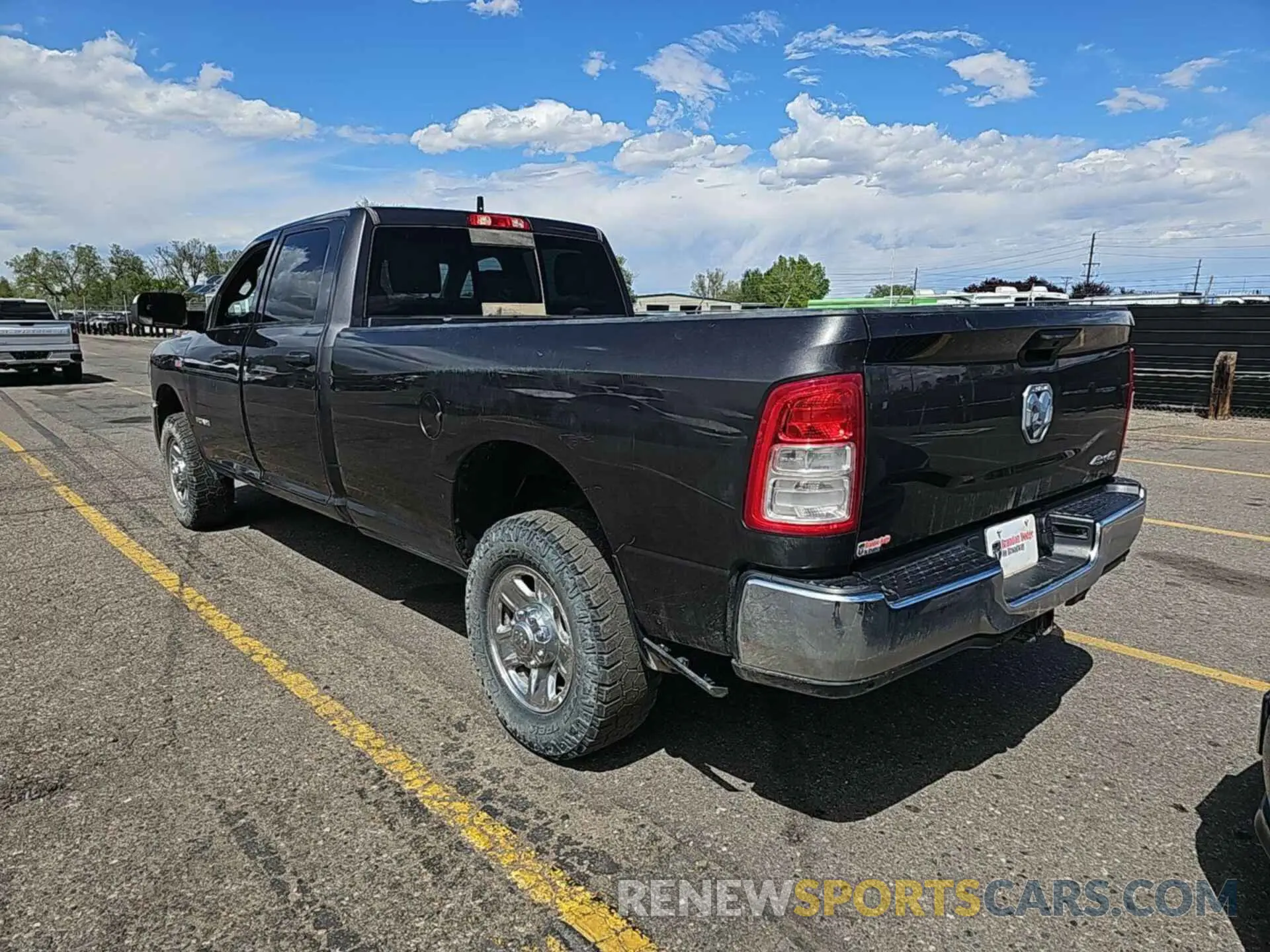 13 fotografías del automóvil dañado 3C6UR5HJ9NG197410 RAM 2500 2022