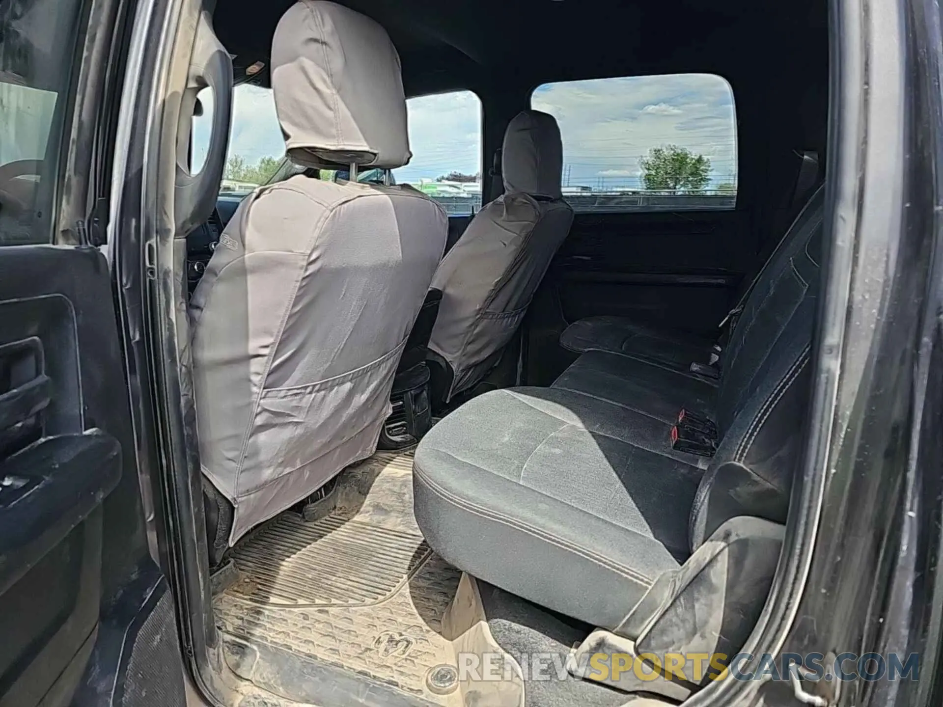 18 fotografías del automóvil dañado 3C6UR5HJ9NG197410 RAM 2500 2022