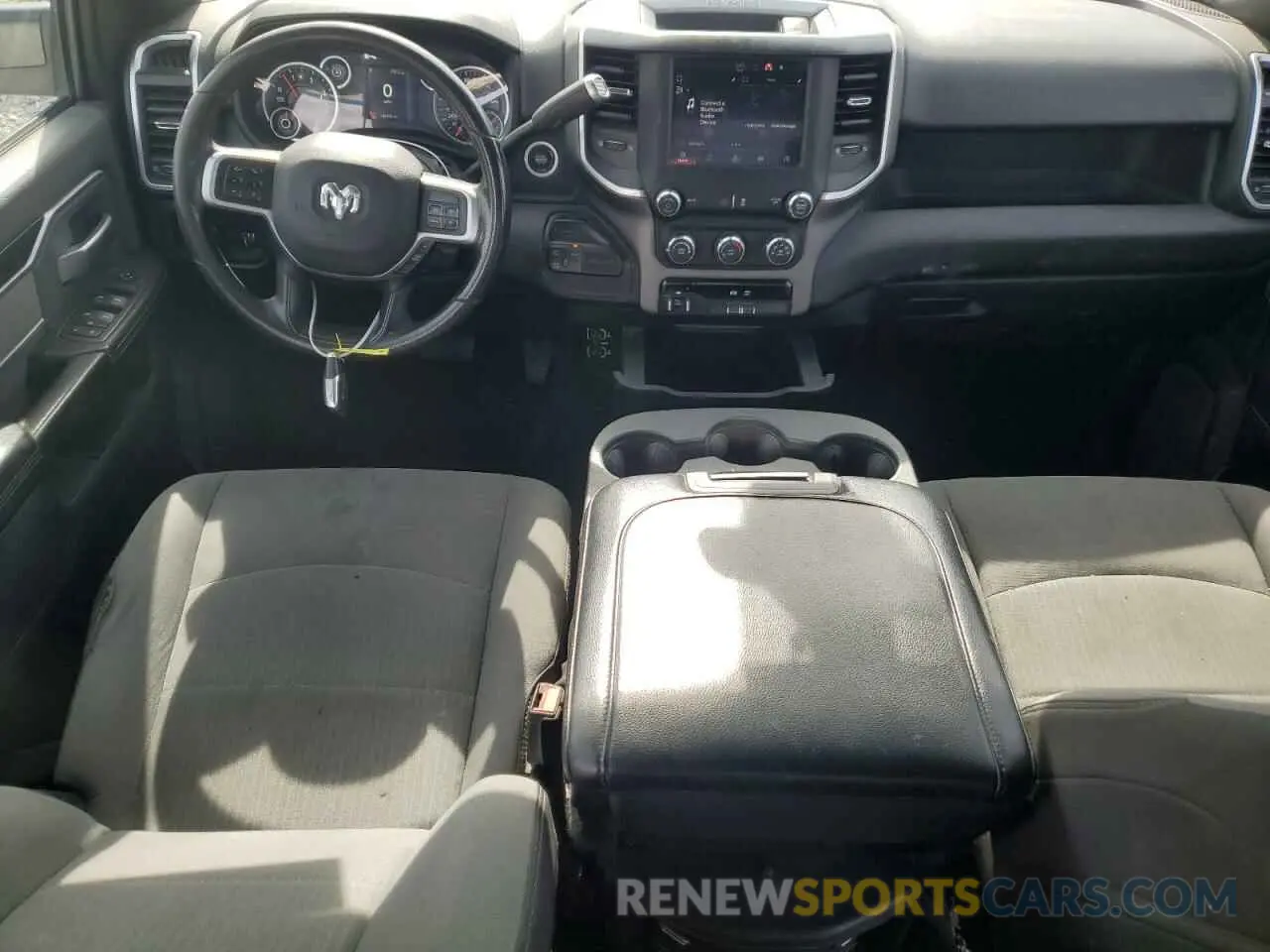 8 fotografías del automóvil dañado 3C6UR5JL1NG123958 RAM 2500 2022