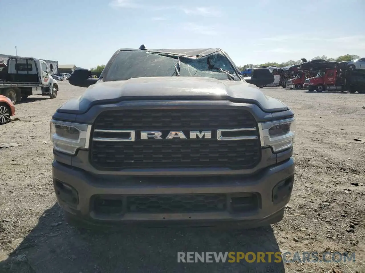 5 fotografías del automóvil dañado 3C6UR5JLXNG157297 RAM 2500 2022