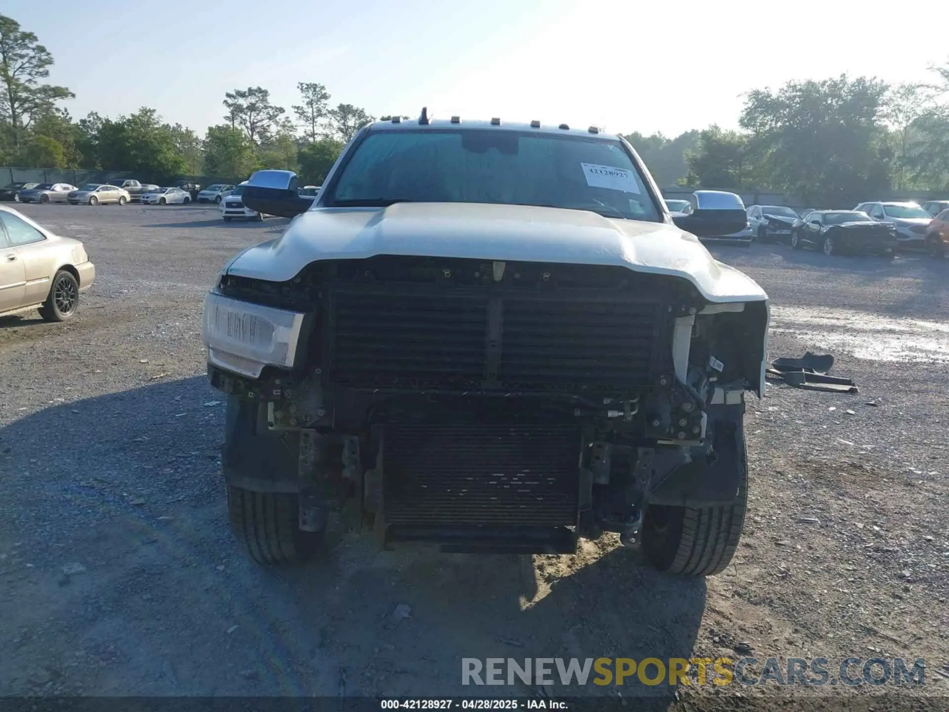 11 fotografías del automóvil dañado 3C6UR5KL0NG408021 RAM 2500 2022