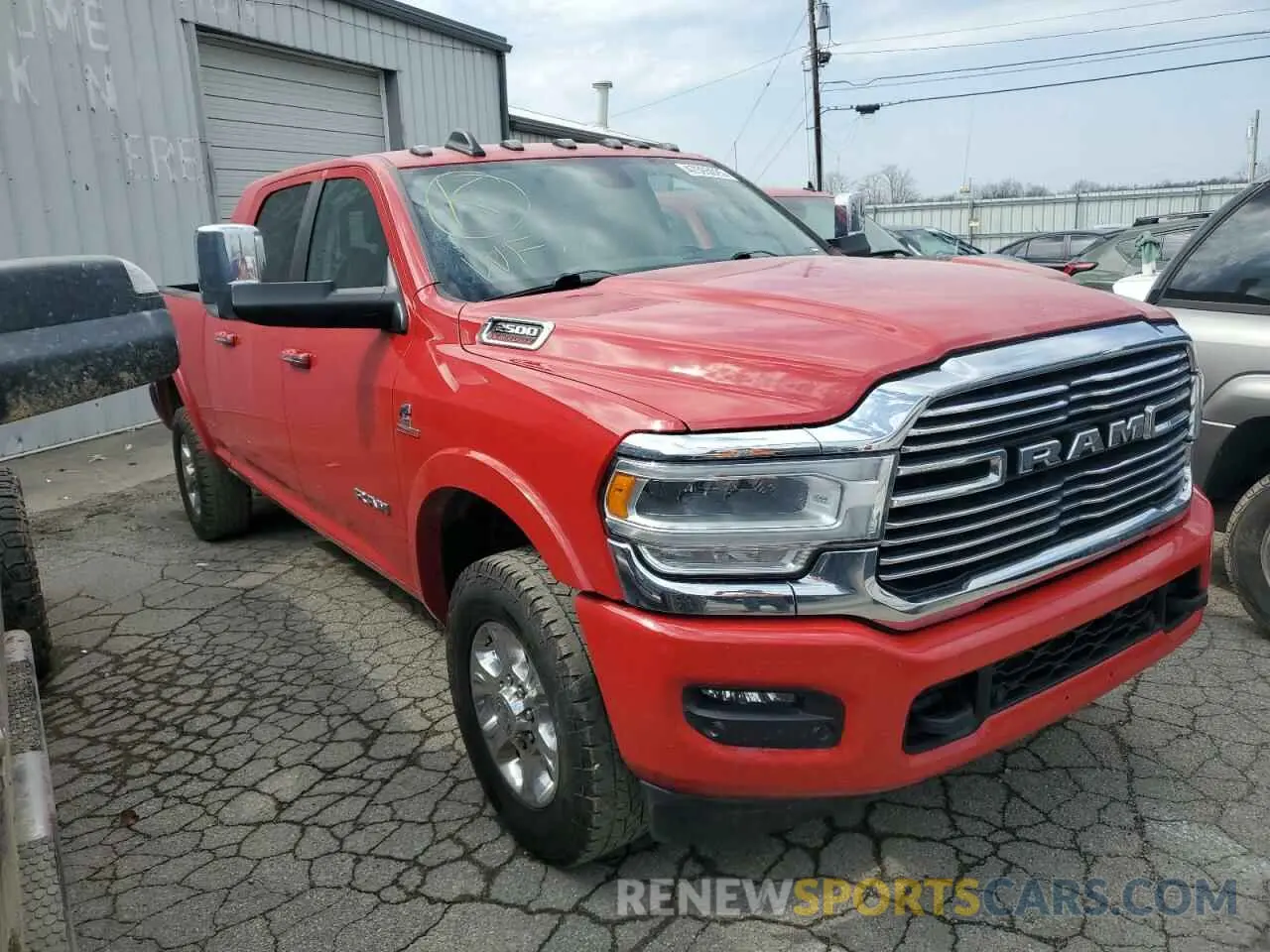 4 fotografías del automóvil dañado 3C6UR5NL2NG253189 RAM 2500 2022