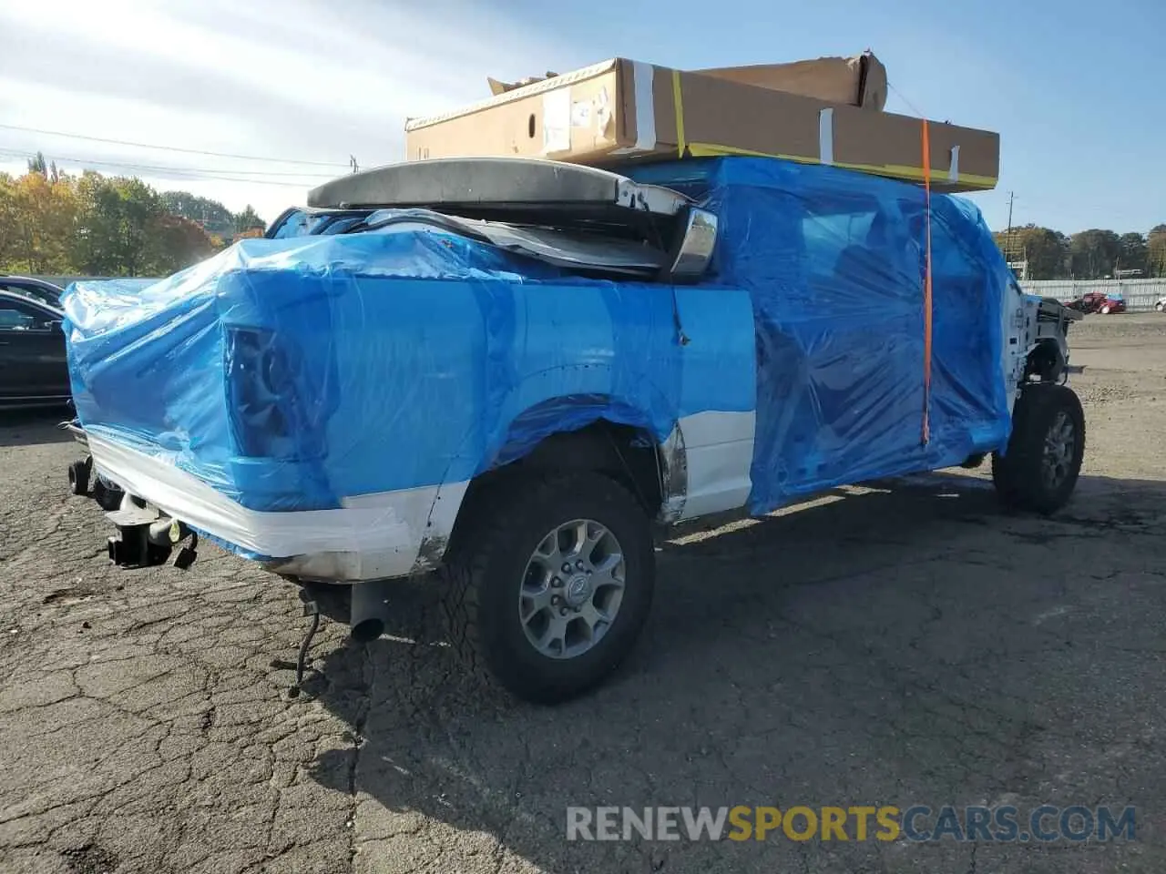 3 fotografías del automóvil dañado 3C6UR5NL7NG222536 RAM 2500 2022