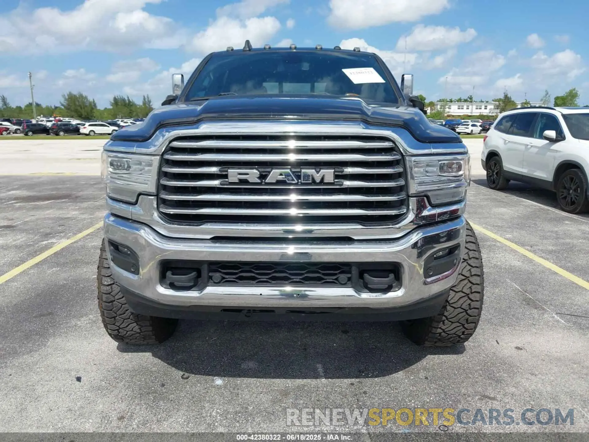 12 fotografías del automóvil dañado 3C6UR5PL8NG158407 RAM 2500 2022