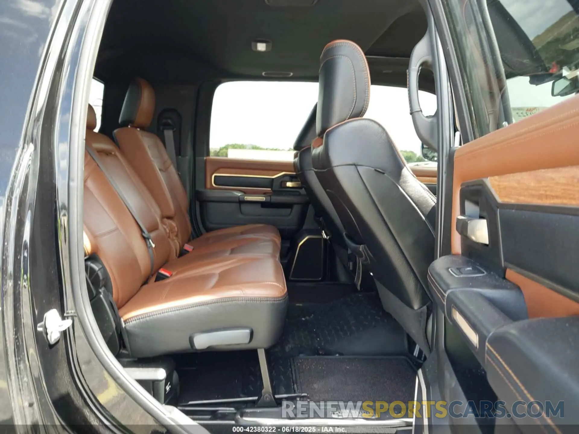 8 fotografías del automóvil dañado 3C6UR5PL8NG158407 RAM 2500 2022