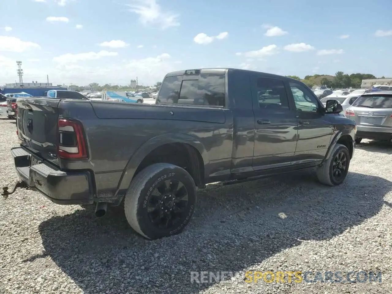 3 fotografías del automóvil dañado 3C6UR5TLXNG314615 RAM 2500 2022