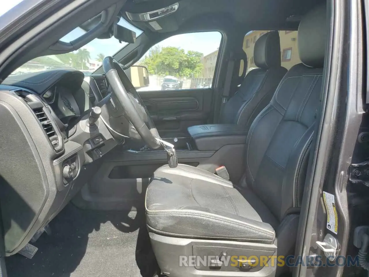 7 fotografías del automóvil dañado 3C6UR5TLXNG314615 RAM 2500 2022