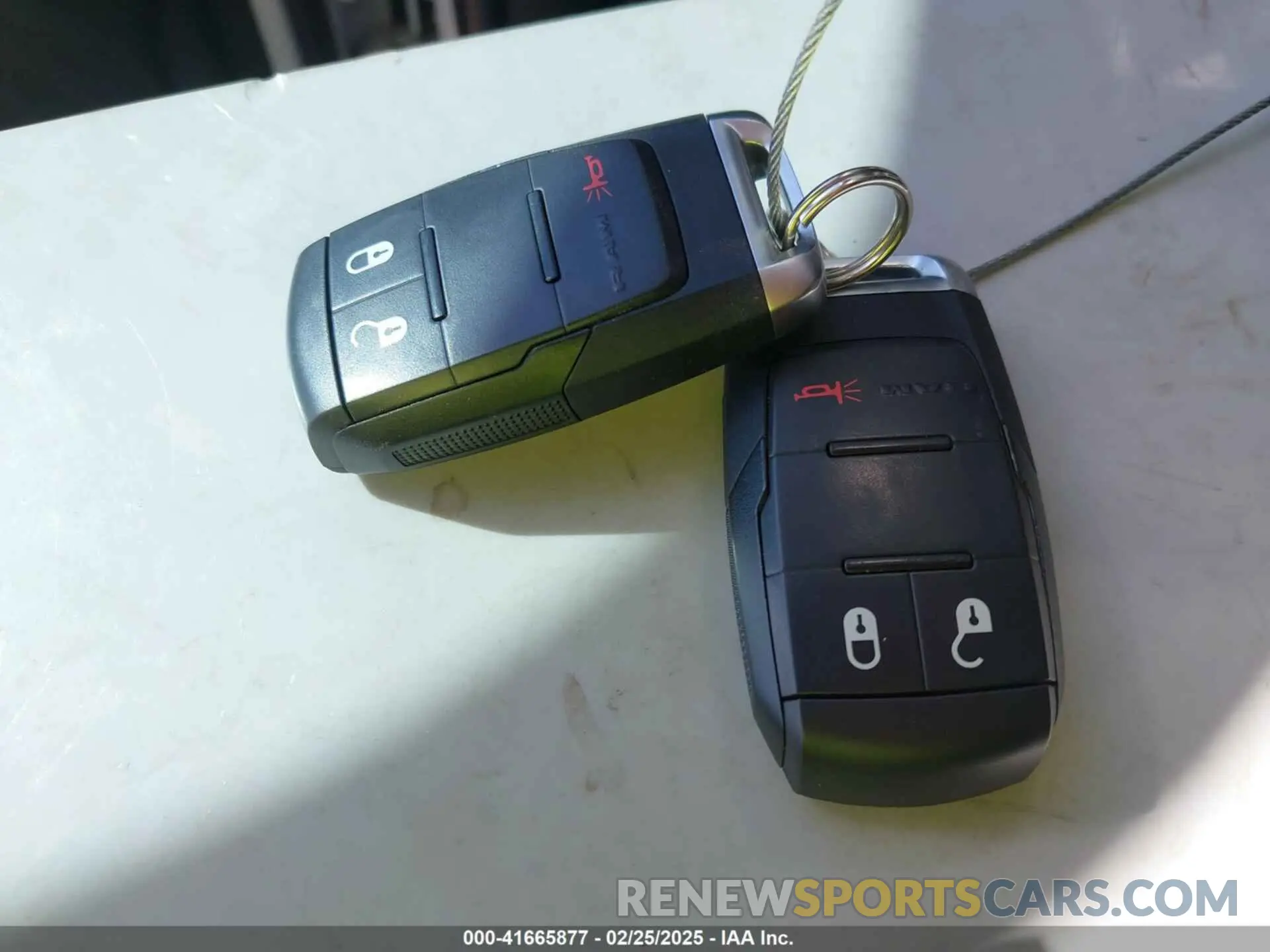 11 fotografías del automóvil dañado 3C6TR5CJ0PG518837 RAM 2500 2023
