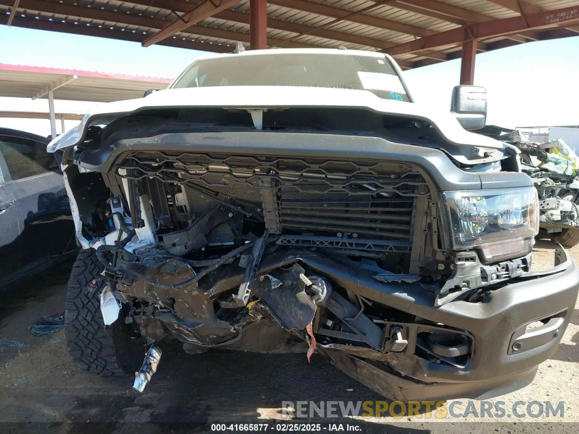 12 fotografías del automóvil dañado 3C6TR5CJ0PG518837 RAM 2500 2023