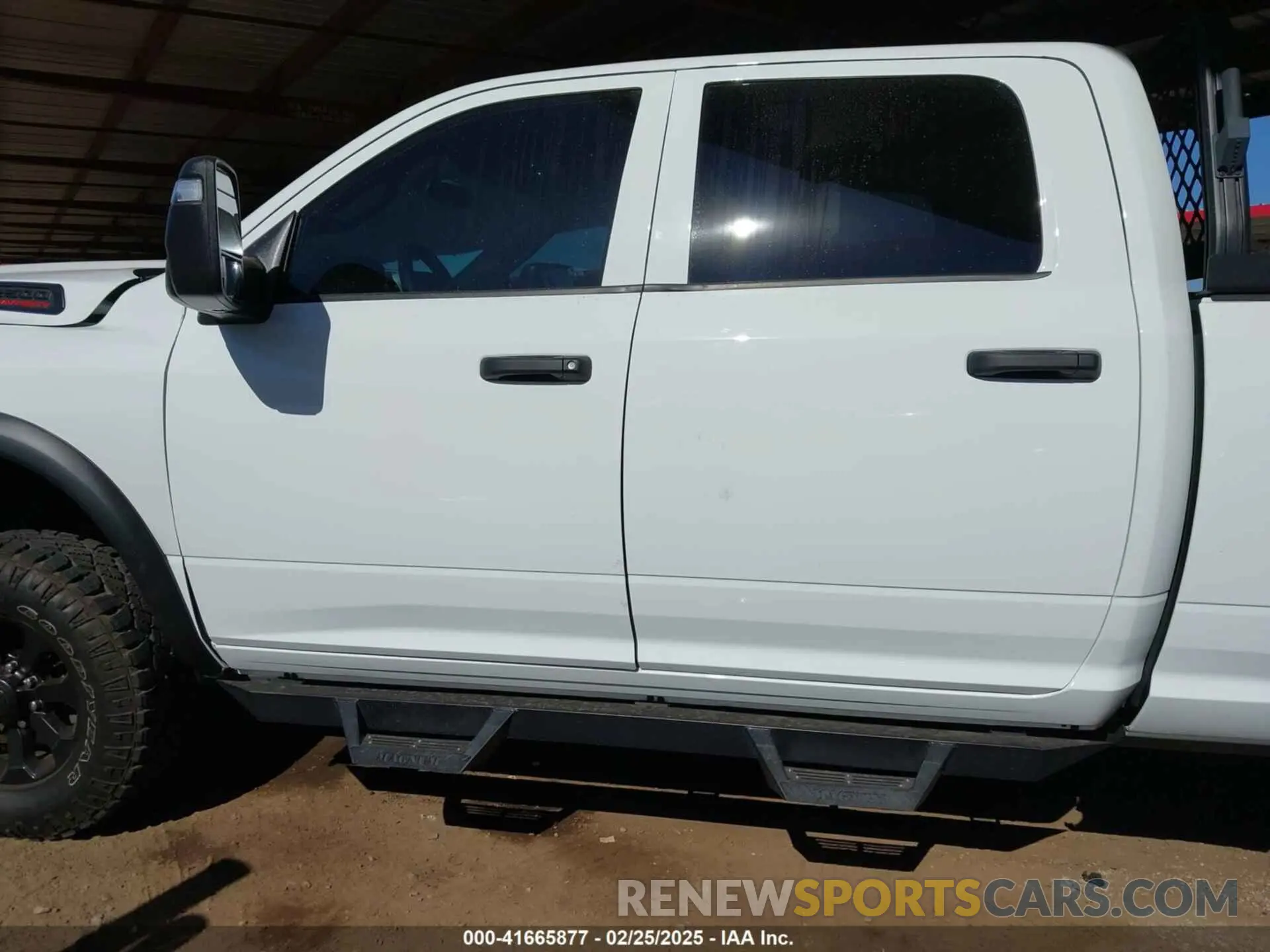 14 fotografías del automóvil dañado 3C6TR5CJ0PG518837 RAM 2500 2023