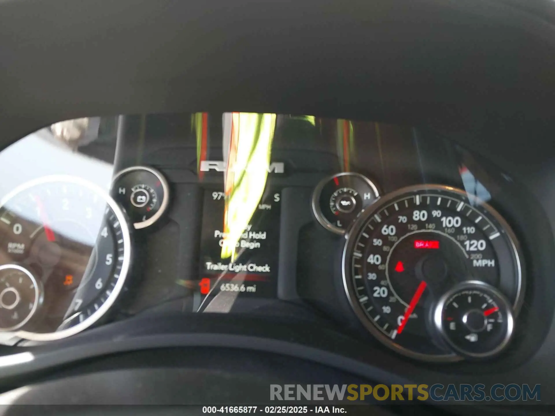 7 fotografías del automóvil dañado 3C6TR5CJ0PG518837 RAM 2500 2023