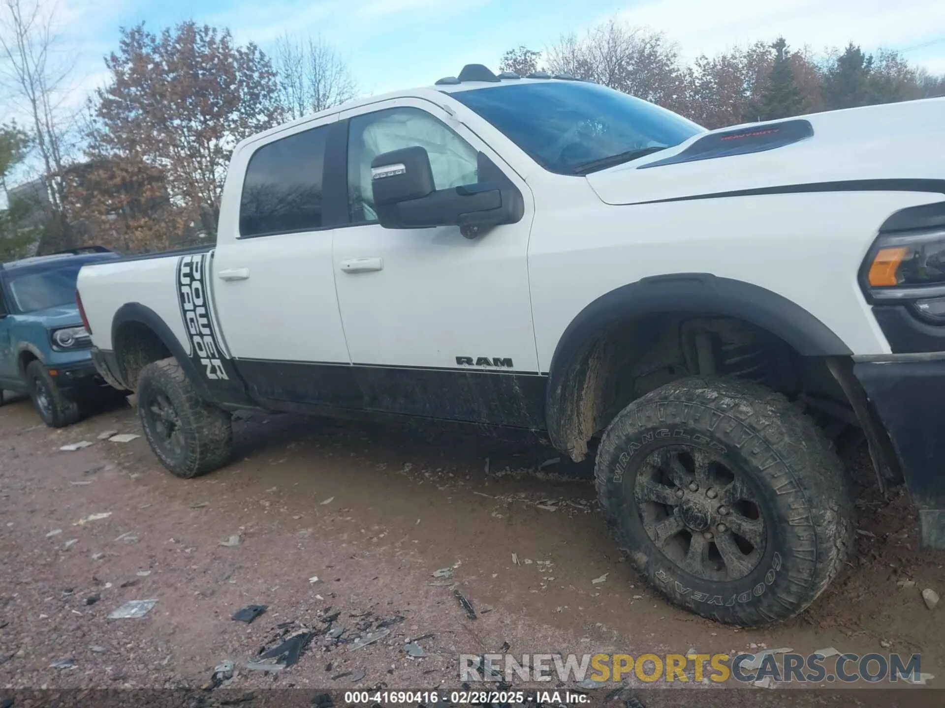 13 fotografías del automóvil dañado 3C6TR5EJ0PG603643 RAM 2500 2023