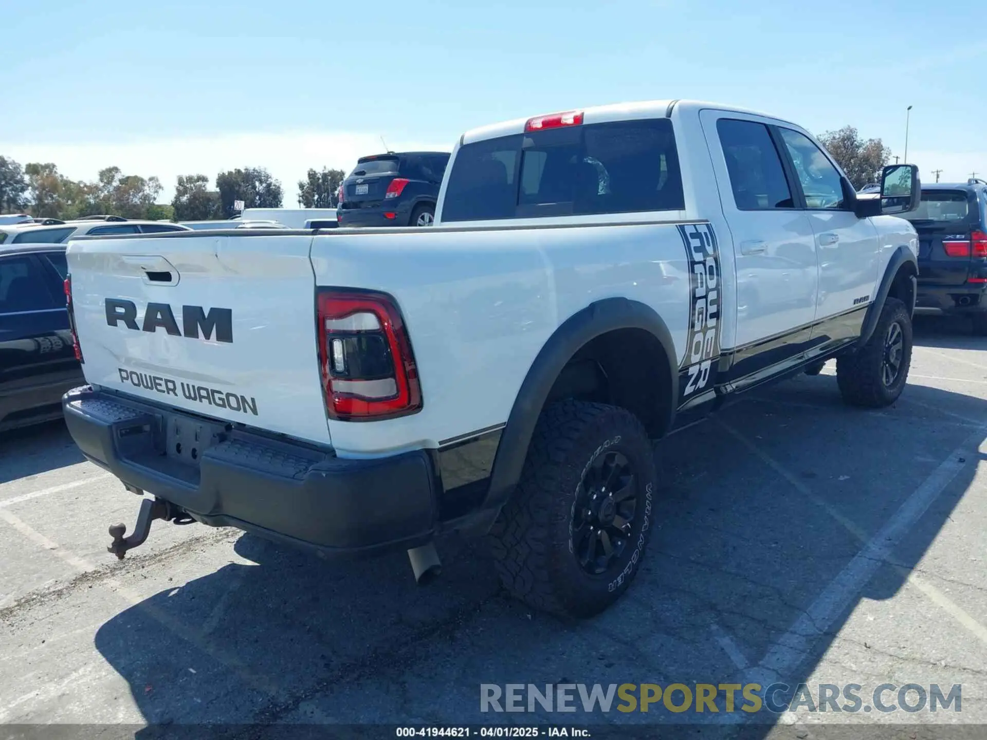 4 fotografías del automóvil dañado 3C6TR5EJ6PG538684 RAM 2500 2023