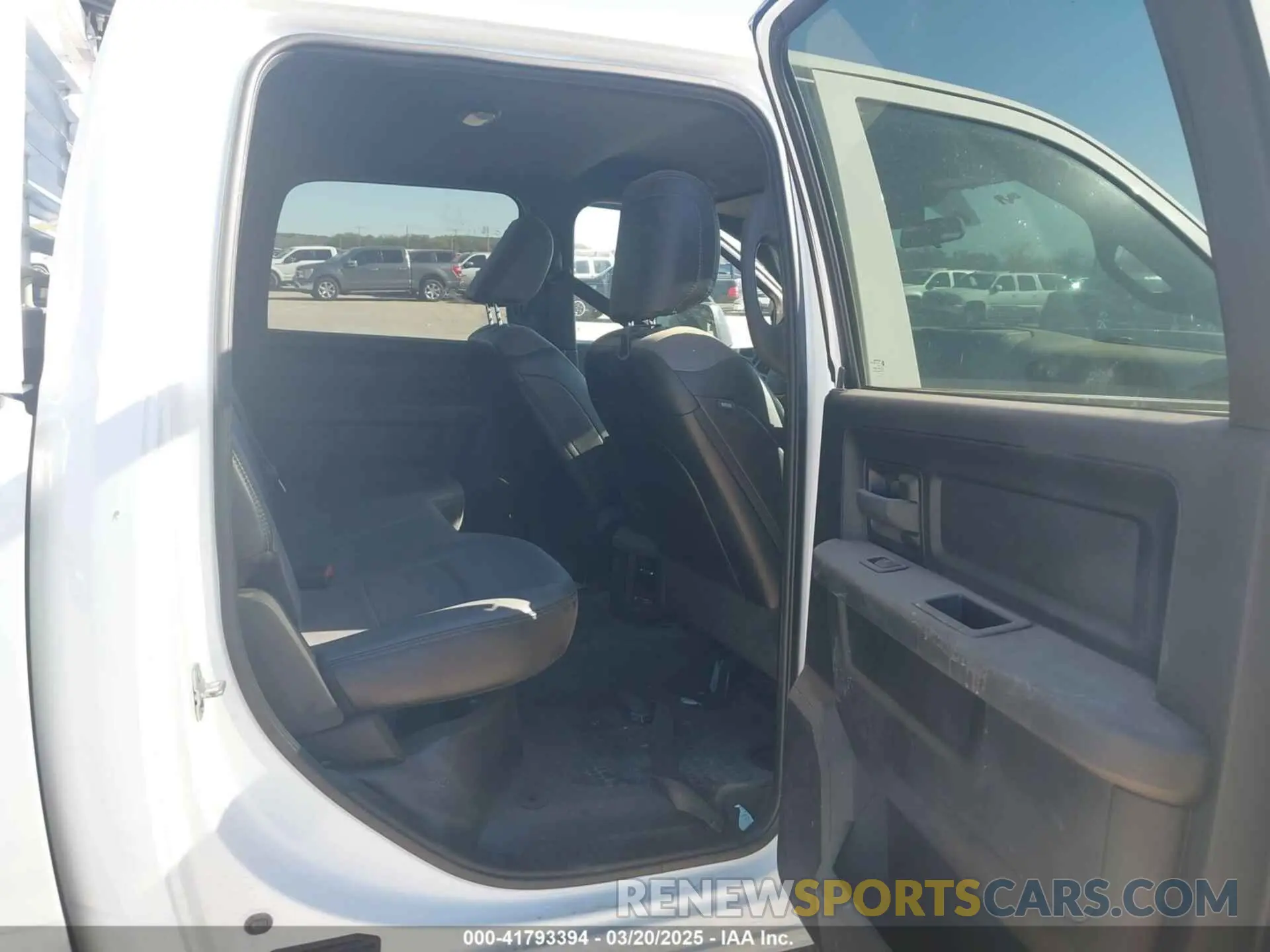 8 fotografías del automóvil dañado 3C6UR5CJ1PG548532 RAM 2500 2023