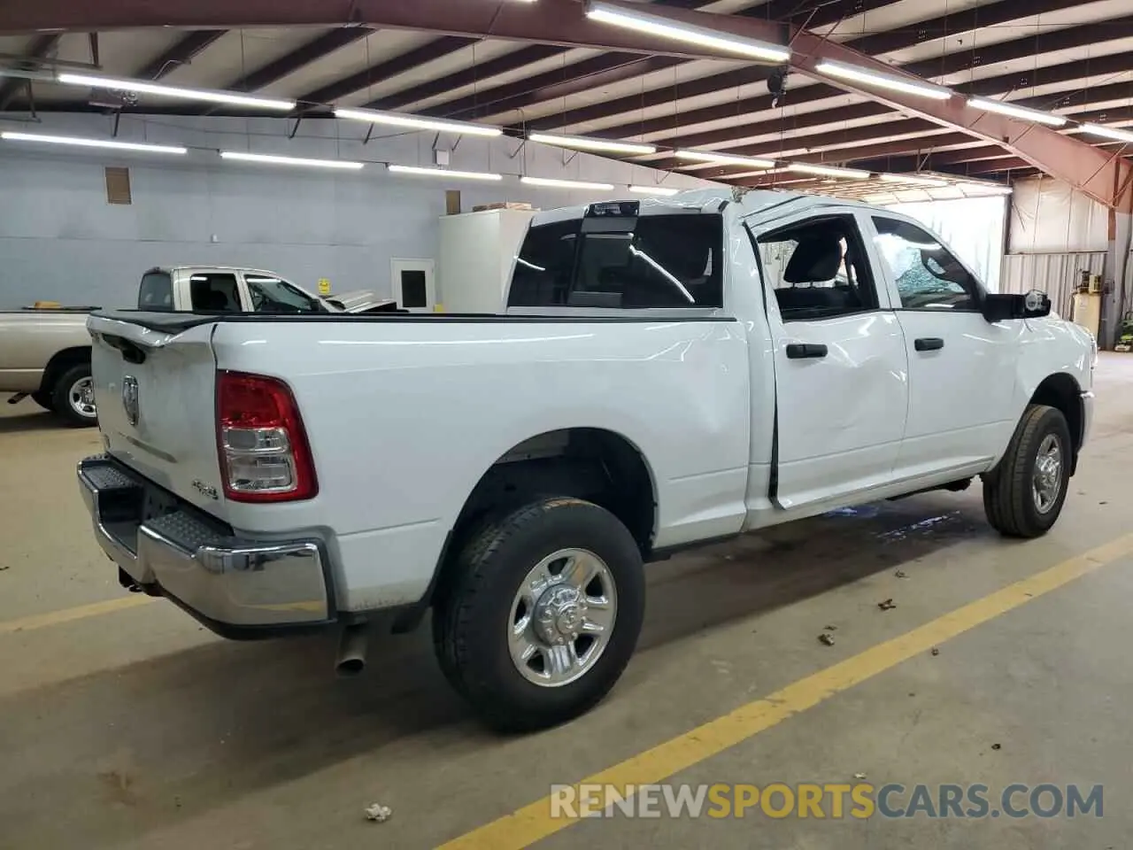 3 fotografías del automóvil dañado 3C6UR5CJ3PG504306 RAM 2500 2023