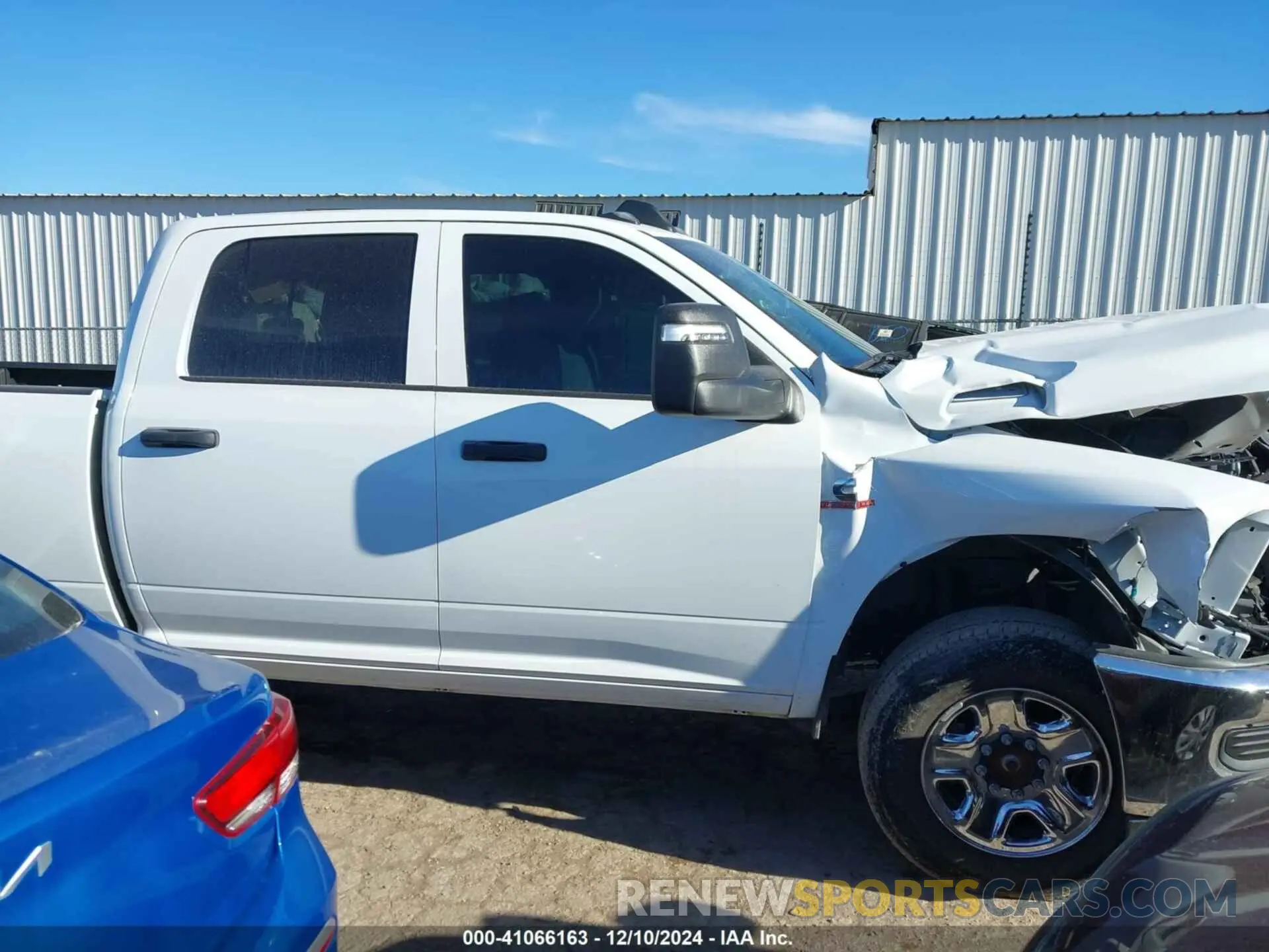 13 fotografías del automóvil dañado 3C6UR5CL5PG502252 RAM 2500 2023