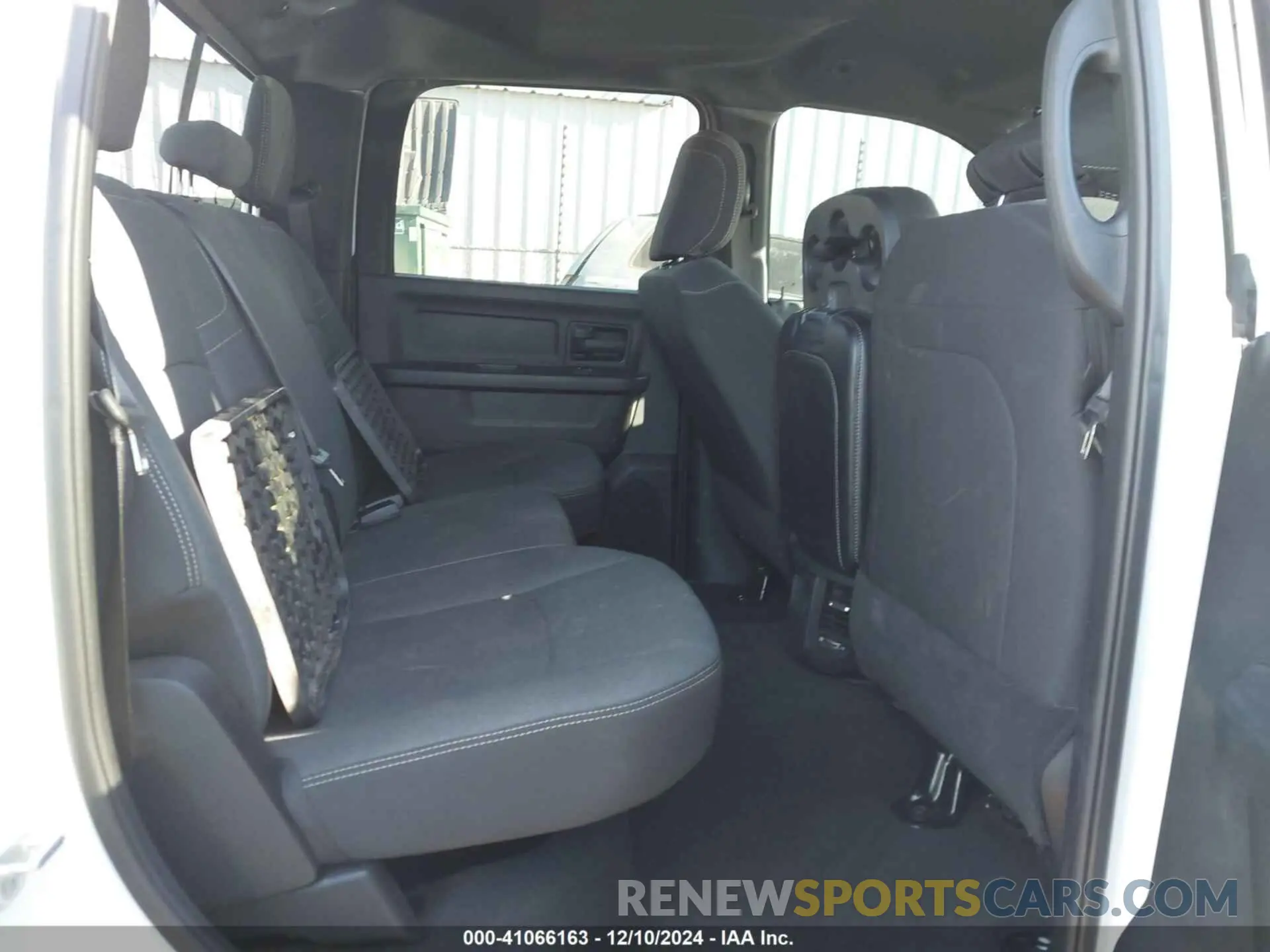 8 fotografías del automóvil dañado 3C6UR5CL5PG502252 RAM 2500 2023