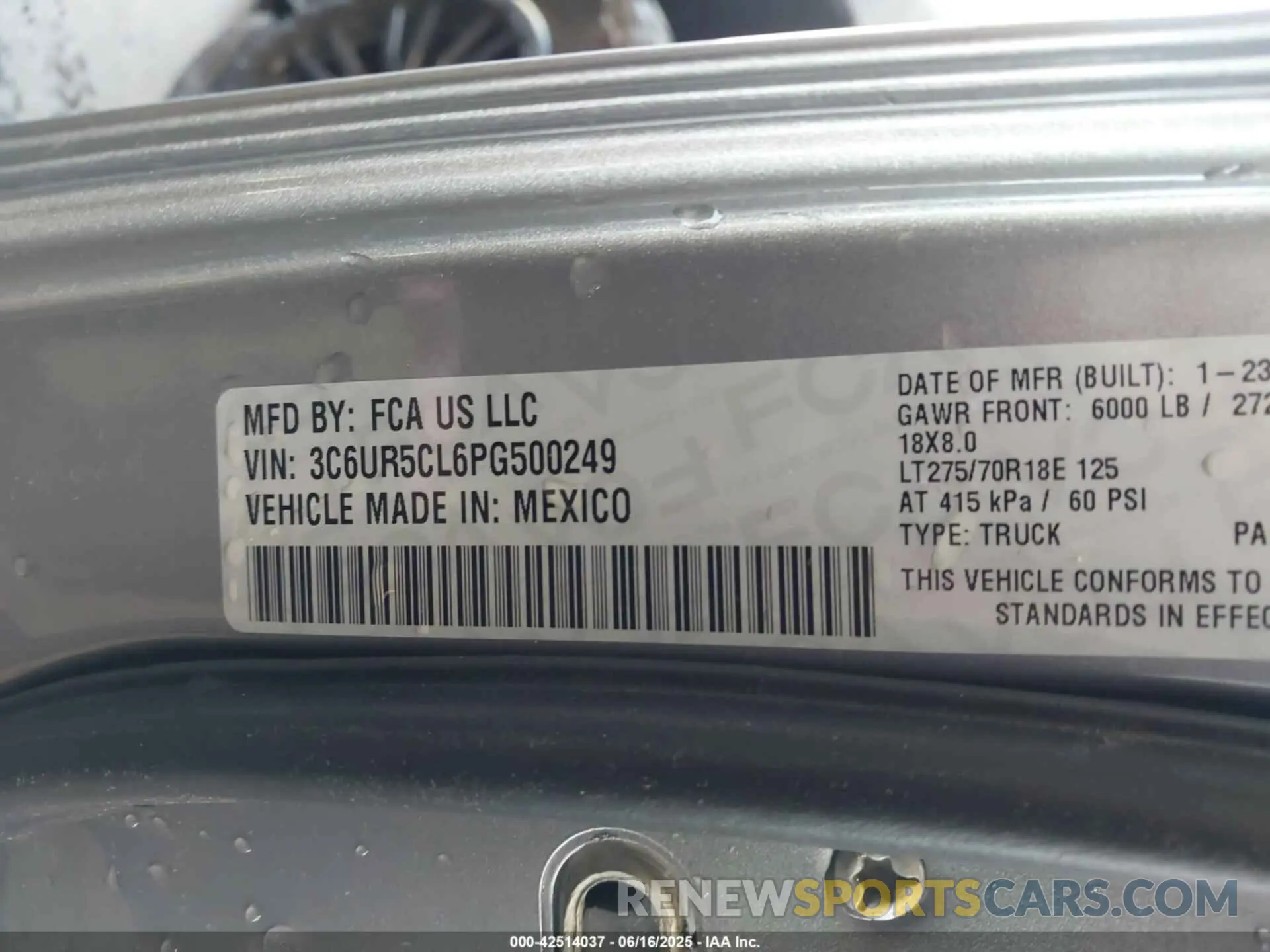9 fotografías del automóvil dañado 3C6UR5CL6PG500249 RAM 2500 2023