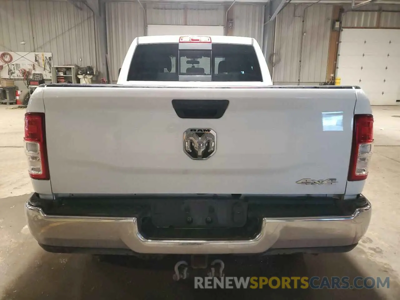 6 fotografías del automóvil dañado 3C6UR5CLXPG500318 RAM 2500 2023