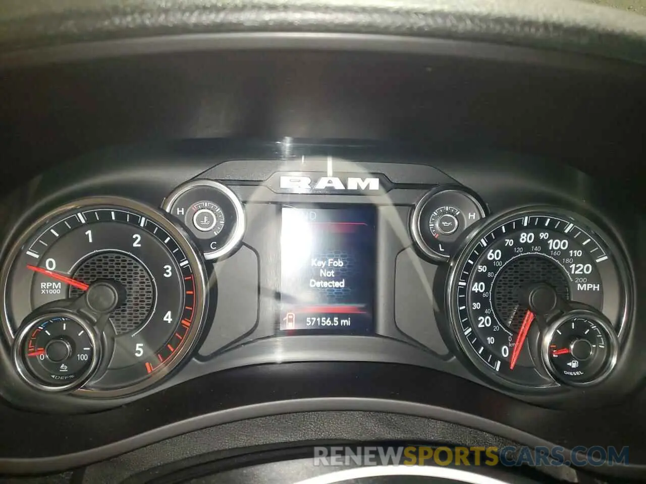 9 fotografías del automóvil dañado 3C6UR5CLXPG500318 RAM 2500 2023