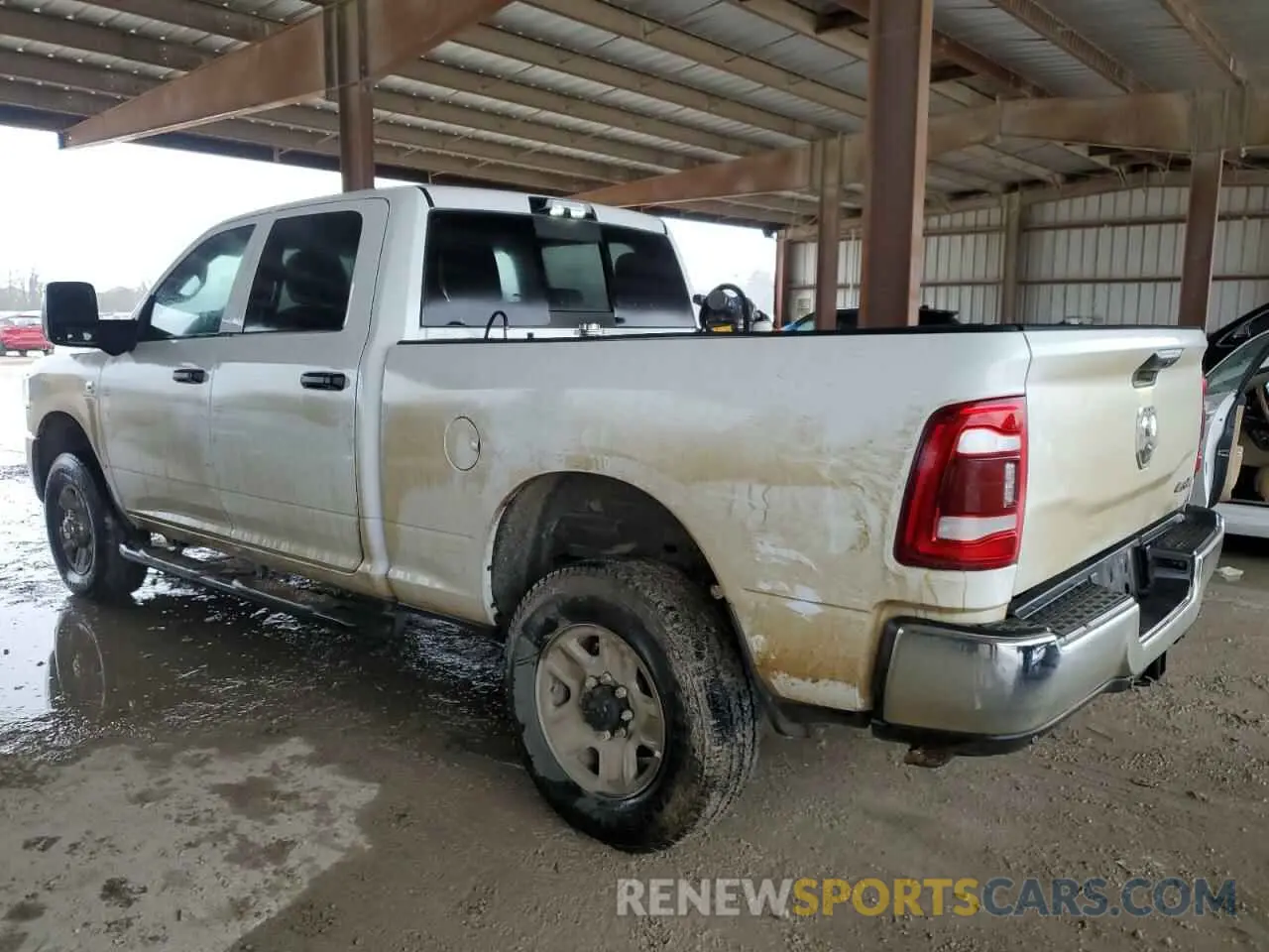 2 fotografías del automóvil dañado 3C6UR5CLXPG543783 RAM 2500 2023