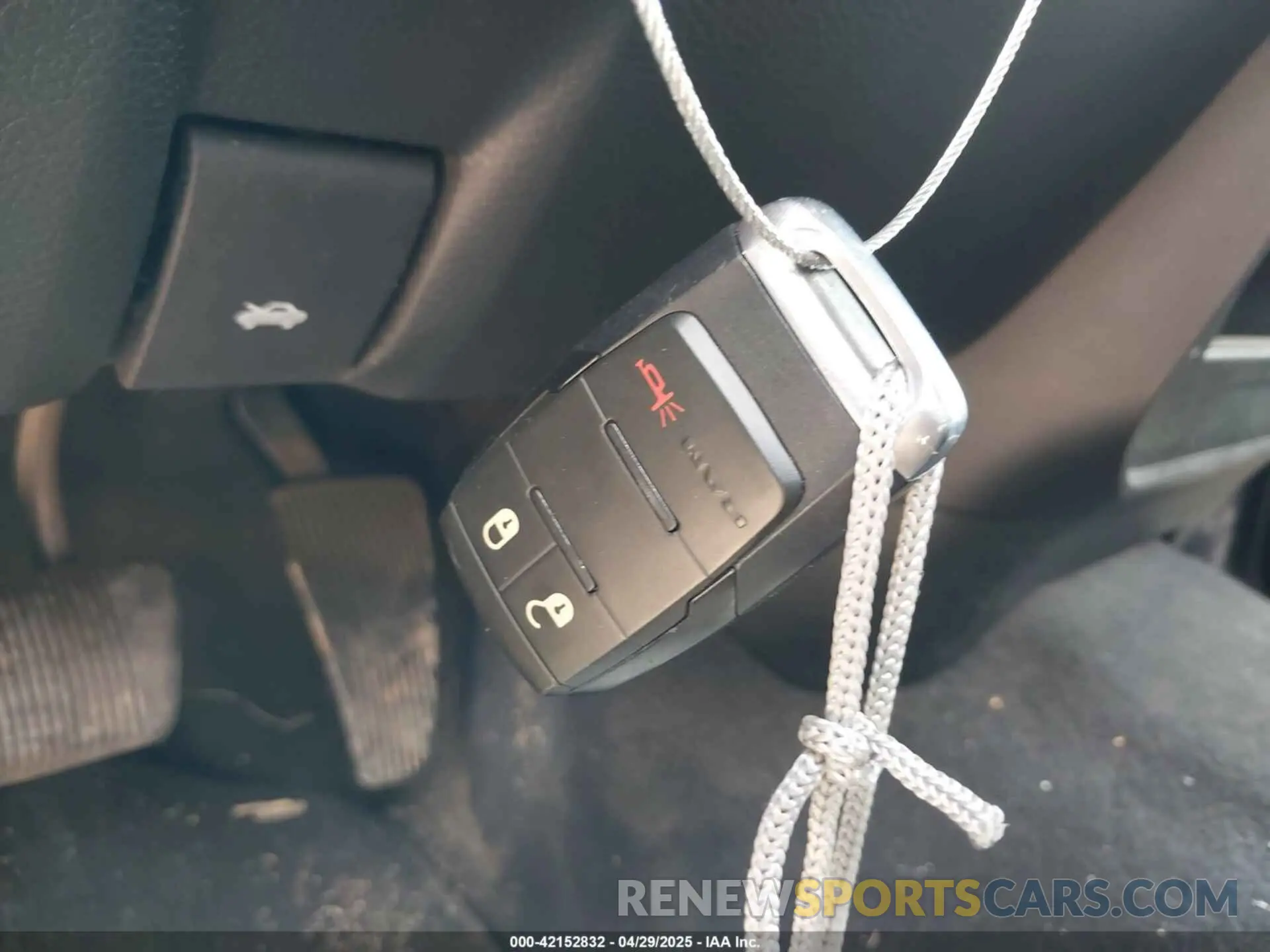 11 fotografías del automóvil dañado 3C6UR5DJXPG632878 RAM 2500 2023
