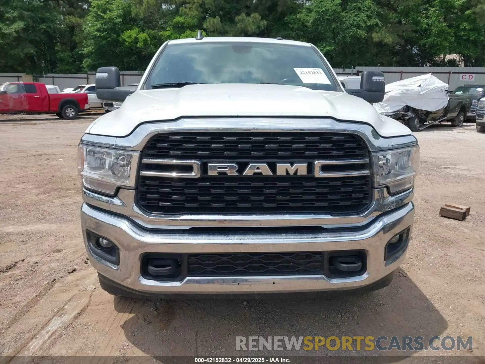 12 fotografías del automóvil dañado 3C6UR5DJXPG632878 RAM 2500 2023
