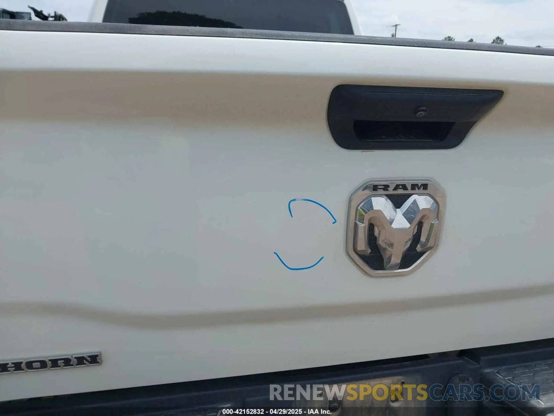 17 fotografías del automóvil dañado 3C6UR5DJXPG632878 RAM 2500 2023