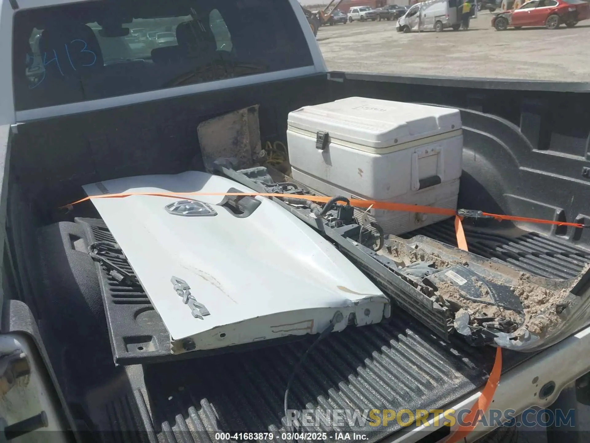 12 fotografías del automóvil dañado 3C6UR5DL0PG544133 RAM 2500 2023