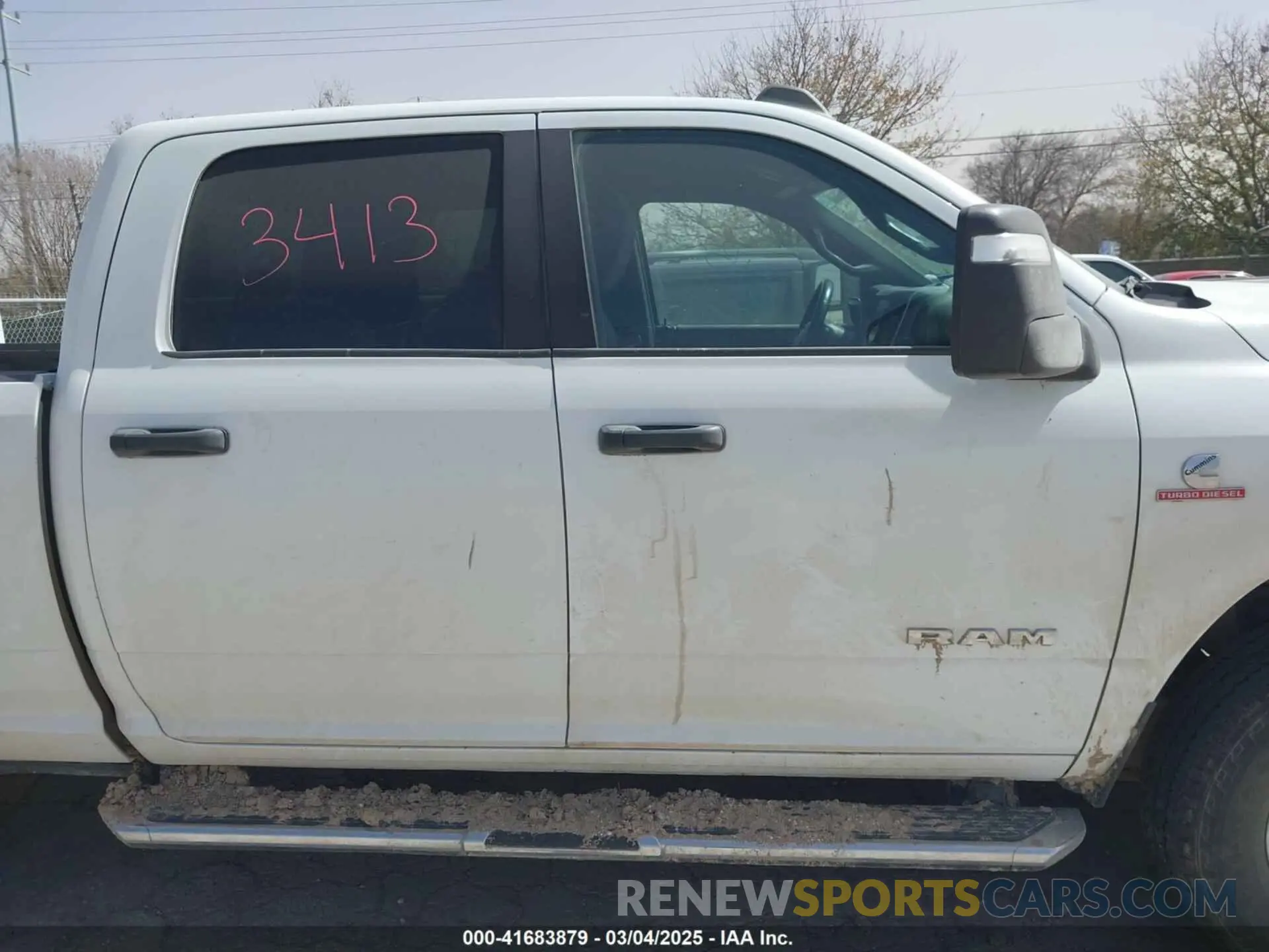 14 fotografías del automóvil dañado 3C6UR5DL0PG544133 RAM 2500 2023