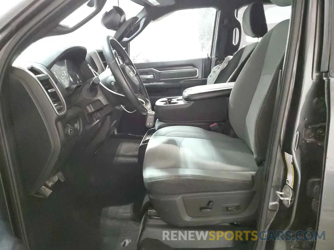 7 fotografías del automóvil dañado 3C6UR5DL2PG651197 RAM 2500 2023