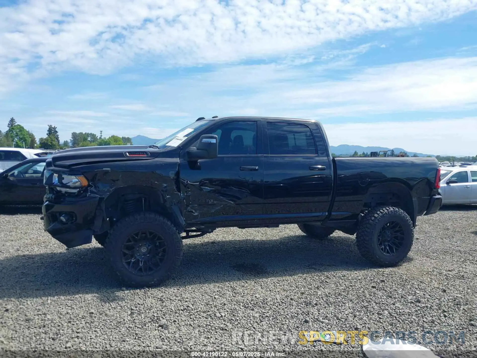 14 fotografías del automóvil dañado 3C6UR5DL3PG635901 RAM 2500 2023