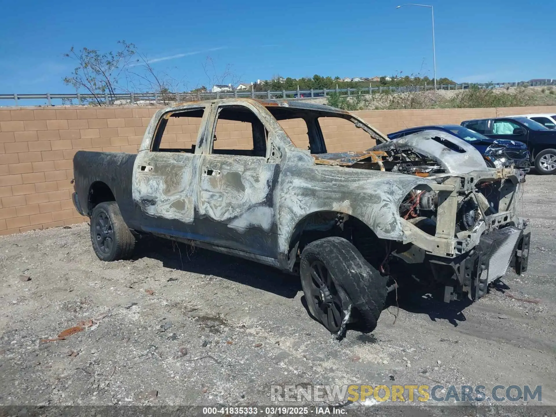 1 fotografías del automóvil dañado 3C6UR5DL5PG514867 RAM 2500 2023