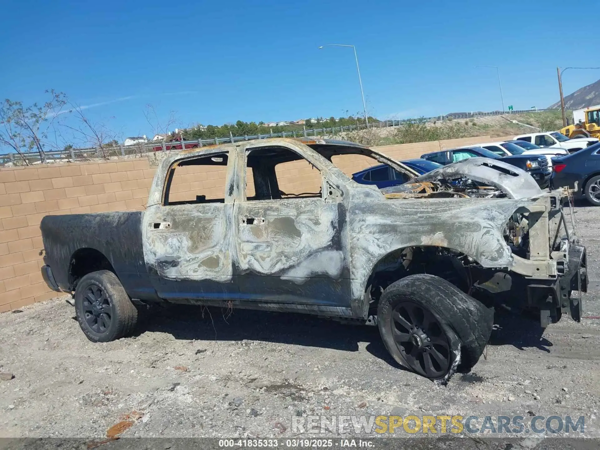 12 fotografías del automóvil dañado 3C6UR5DL5PG514867 RAM 2500 2023
