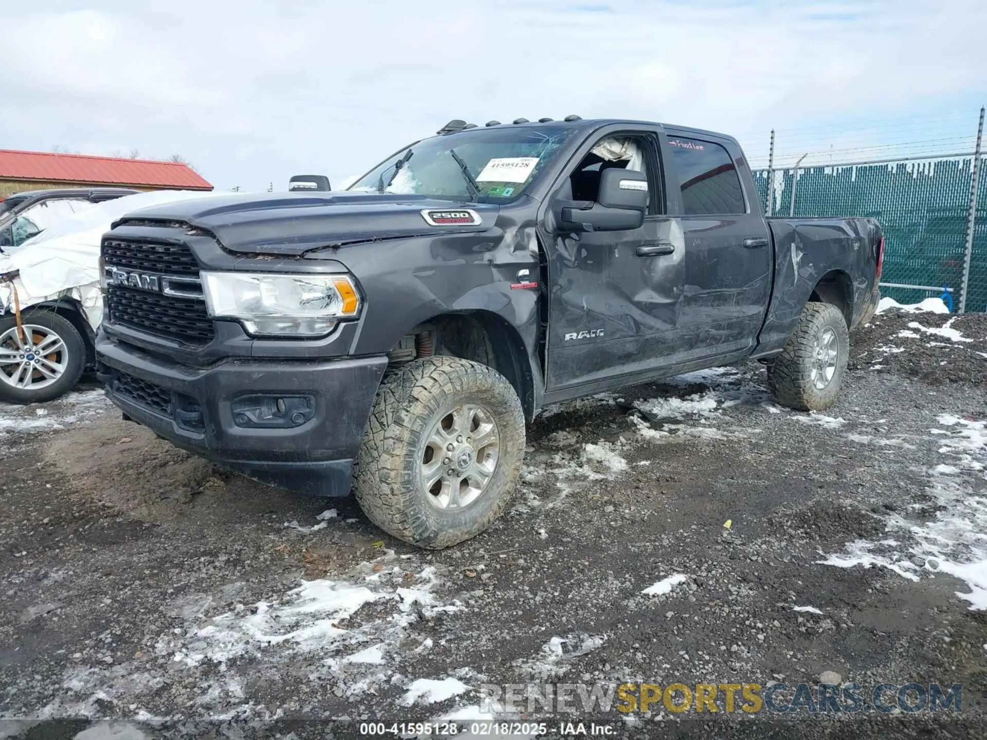 2 fotografías del automóvil dañado 3C6UR5DL5PG519292 RAM 2500 2023