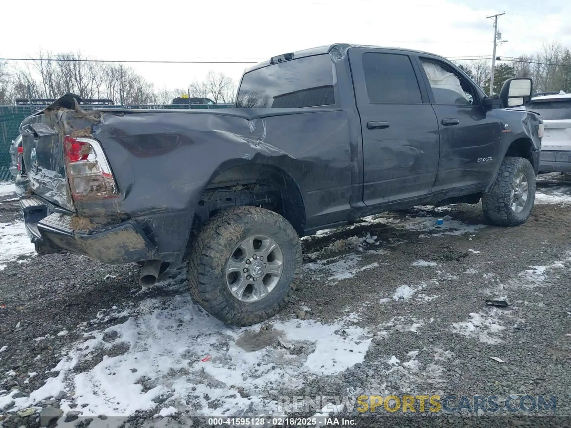 4 fotografías del automóvil dañado 3C6UR5DL5PG519292 RAM 2500 2023