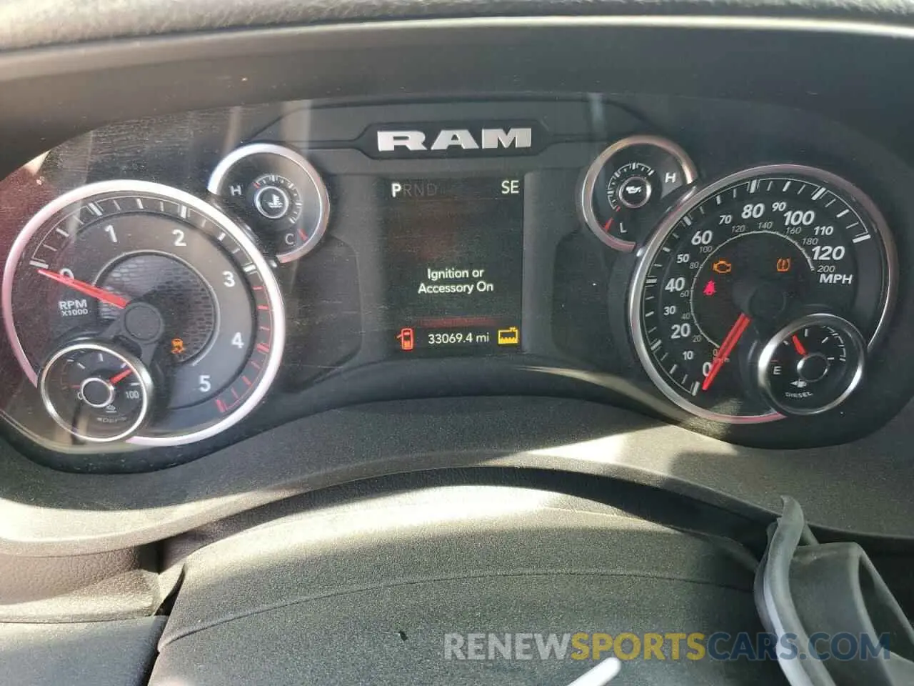 9 fotografías del automóvil dañado 3C6UR5DL6PG590064 RAM 2500 2023