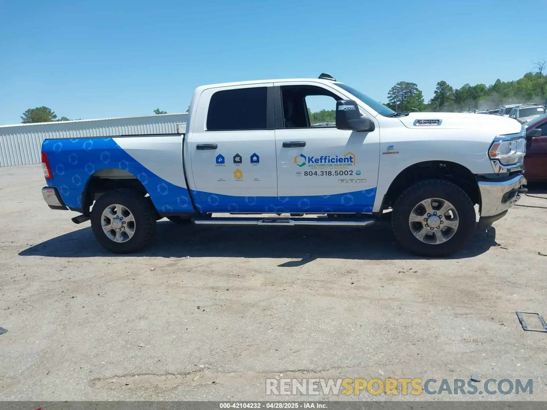 12 fotografías del automóvil dañado 3C6UR5DLXPG613278 RAM 2500 2023