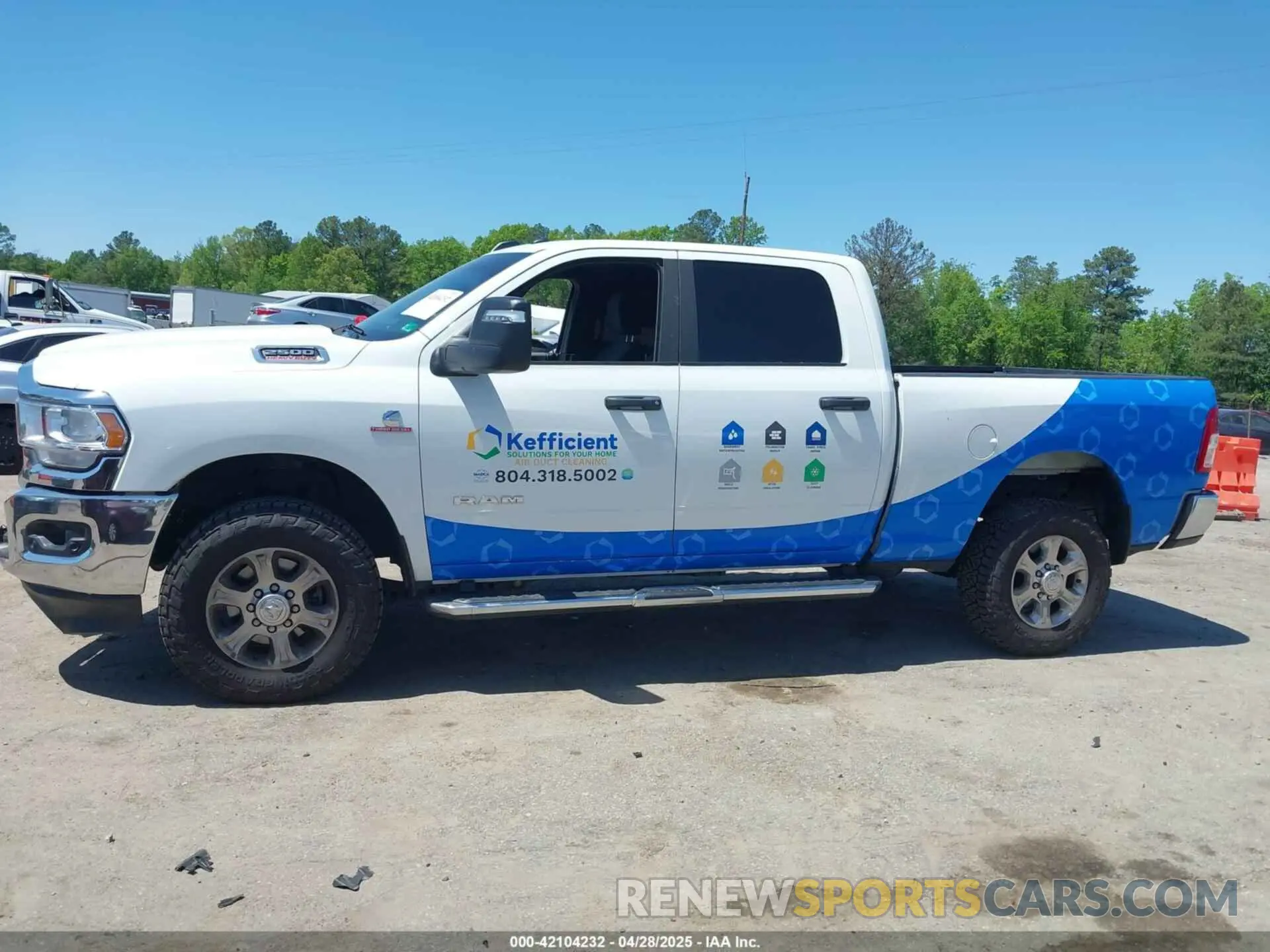 13 fotografías del automóvil dañado 3C6UR5DLXPG613278 RAM 2500 2023