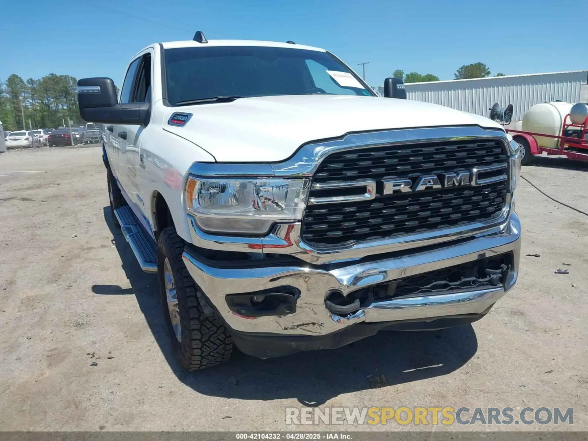 6 fotografías del automóvil dañado 3C6UR5DLXPG613278 RAM 2500 2023