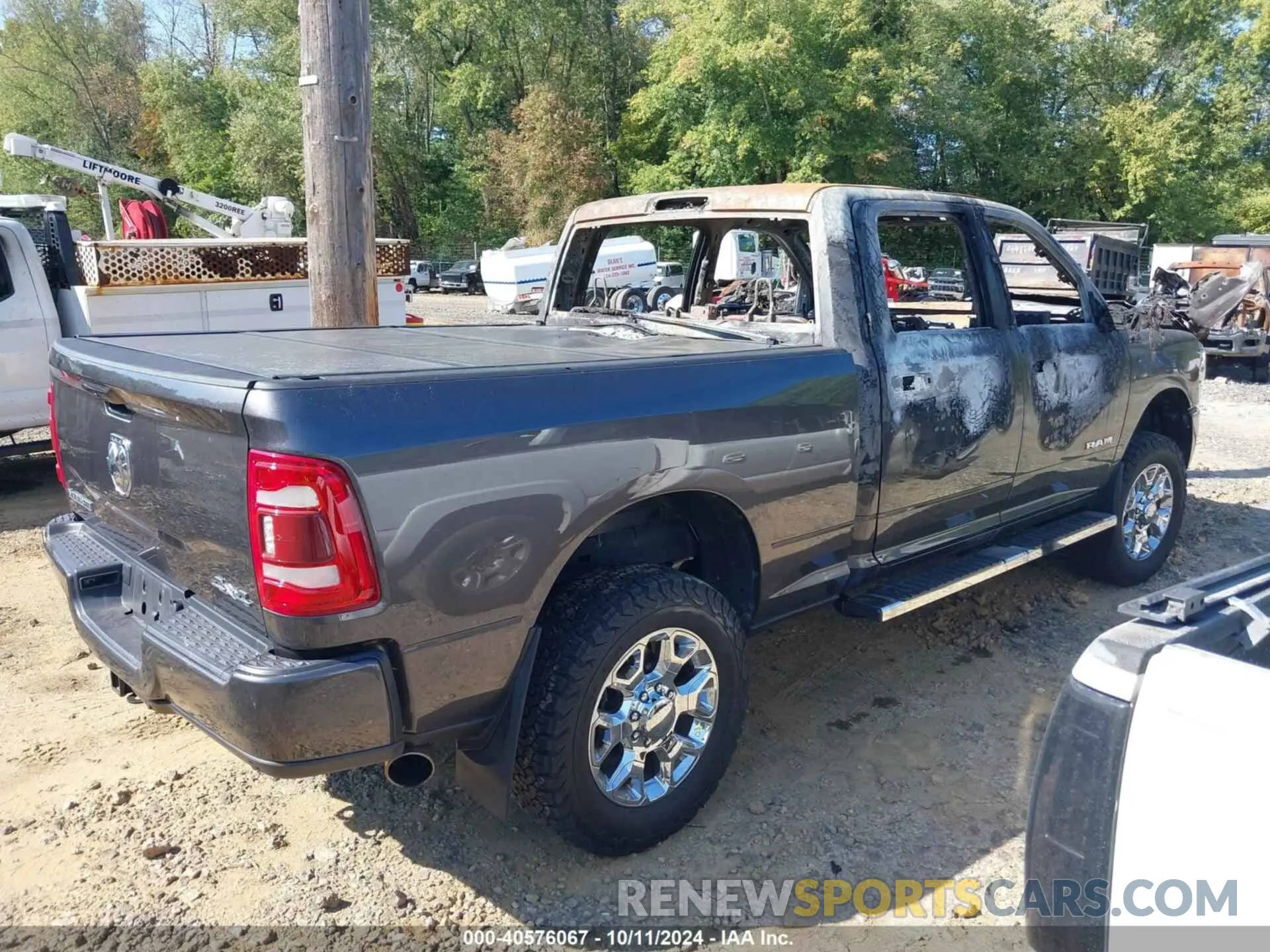 4 fotografías del automóvil dañado 3C6UR5FJ5PG523516 RAM 2500 2023