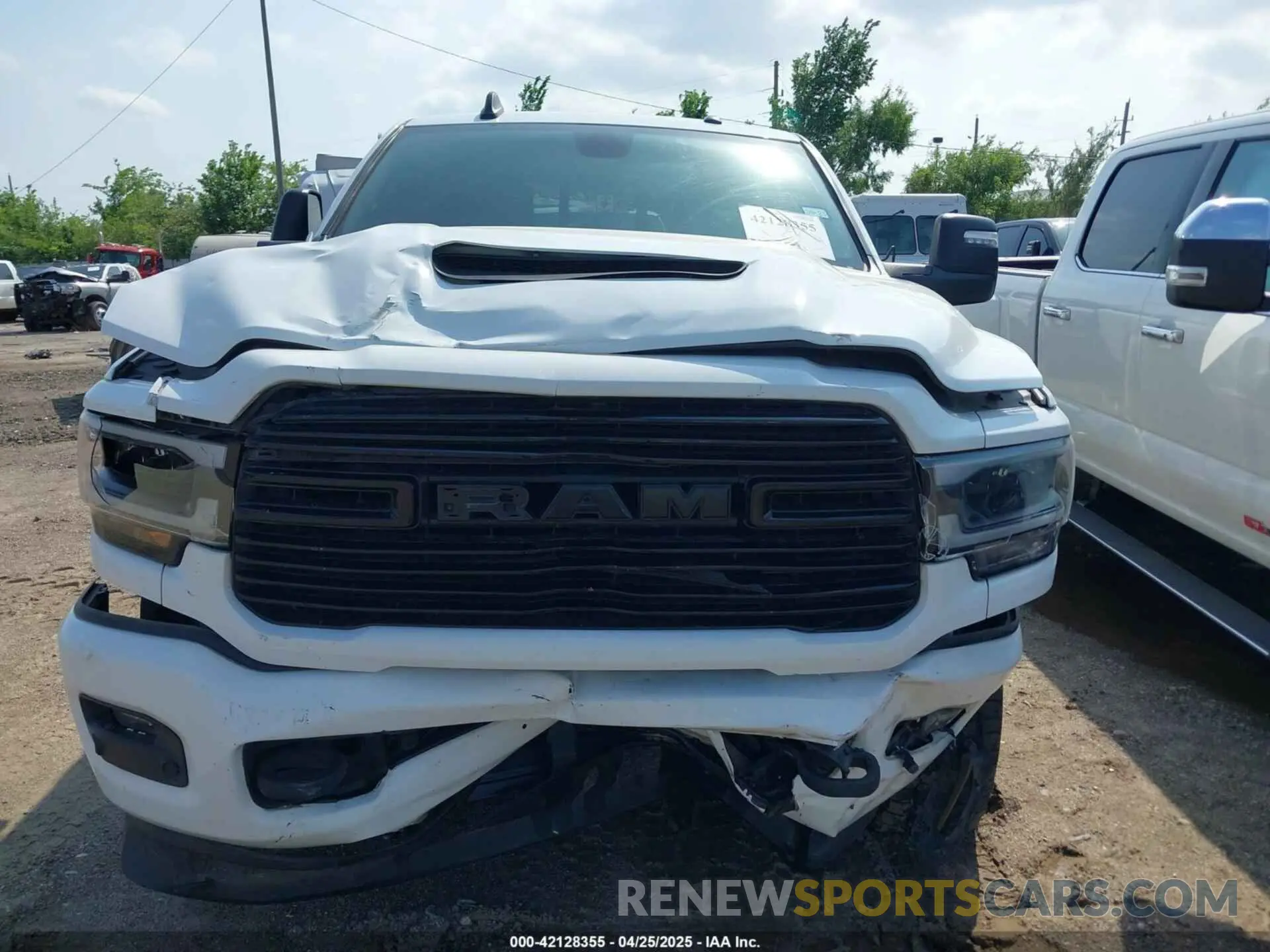 12 fotografías del automóvil dañado 3C6UR5FL3PG517960 RAM 2500 2023
