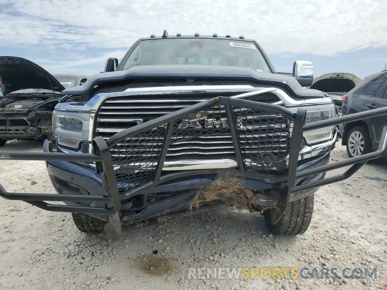 5 fotografías del automóvil dañado 3C6UR5FL6PG517239 RAM 2500 2023