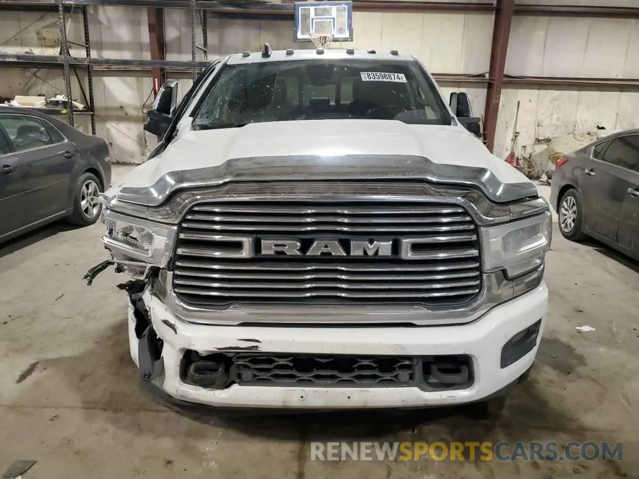 5 fotografías del automóvil dañado 3C6UR5FLXPG632054 RAM 2500 2023