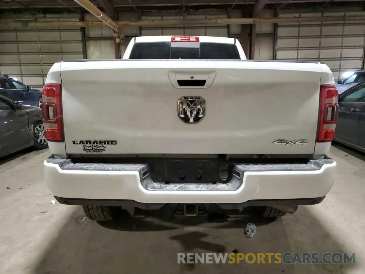 6 fotografías del automóvil dañado 3C6UR5FLXPG632054 RAM 2500 2023