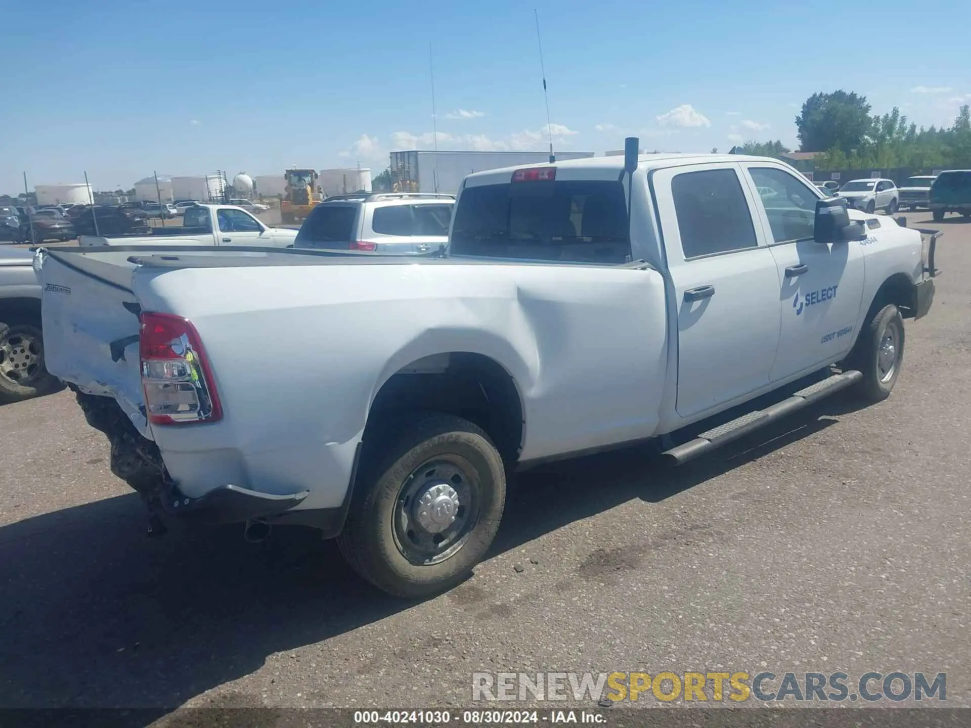 4 fotografías del automóvil dañado 3C6UR5HJ1PG606549 RAM 2500 2023