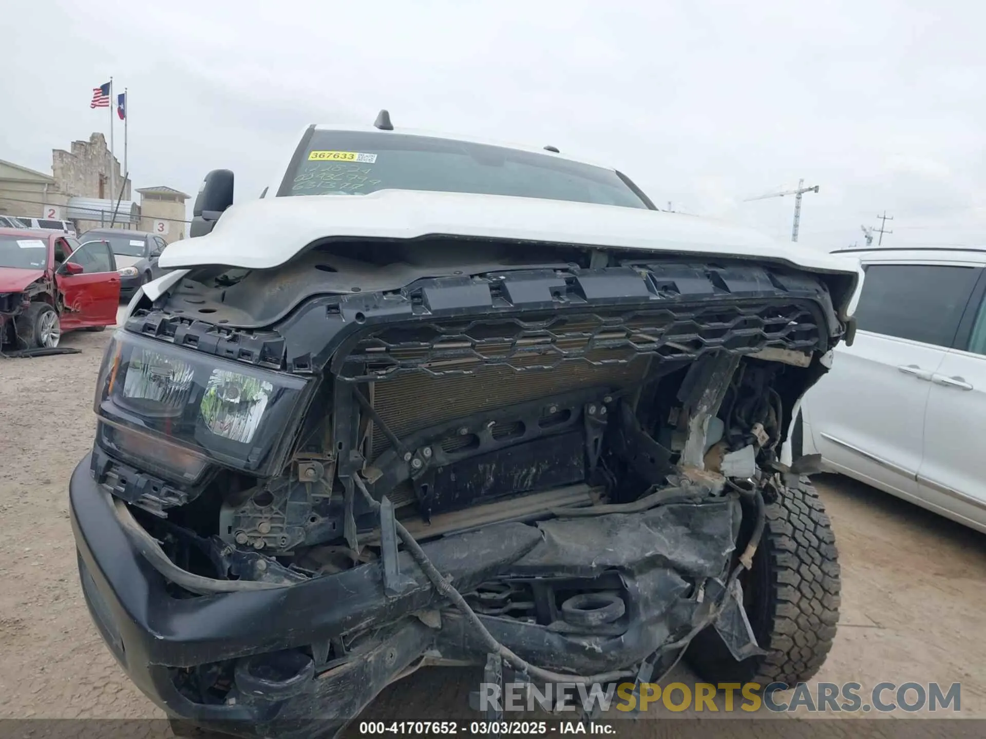 11 fotografías del automóvil dañado 3C6UR5HJ2PG631377 RAM 2500 2023