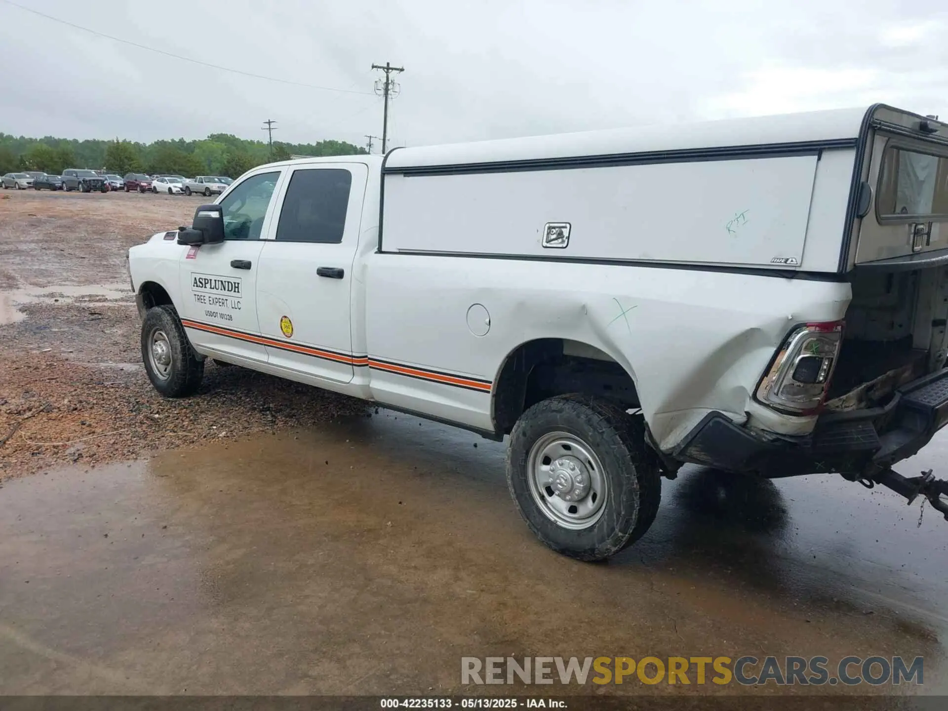 3 fotografías del automóvil dañado 3C6UR5HJ4PG536920 RAM 2500 2023